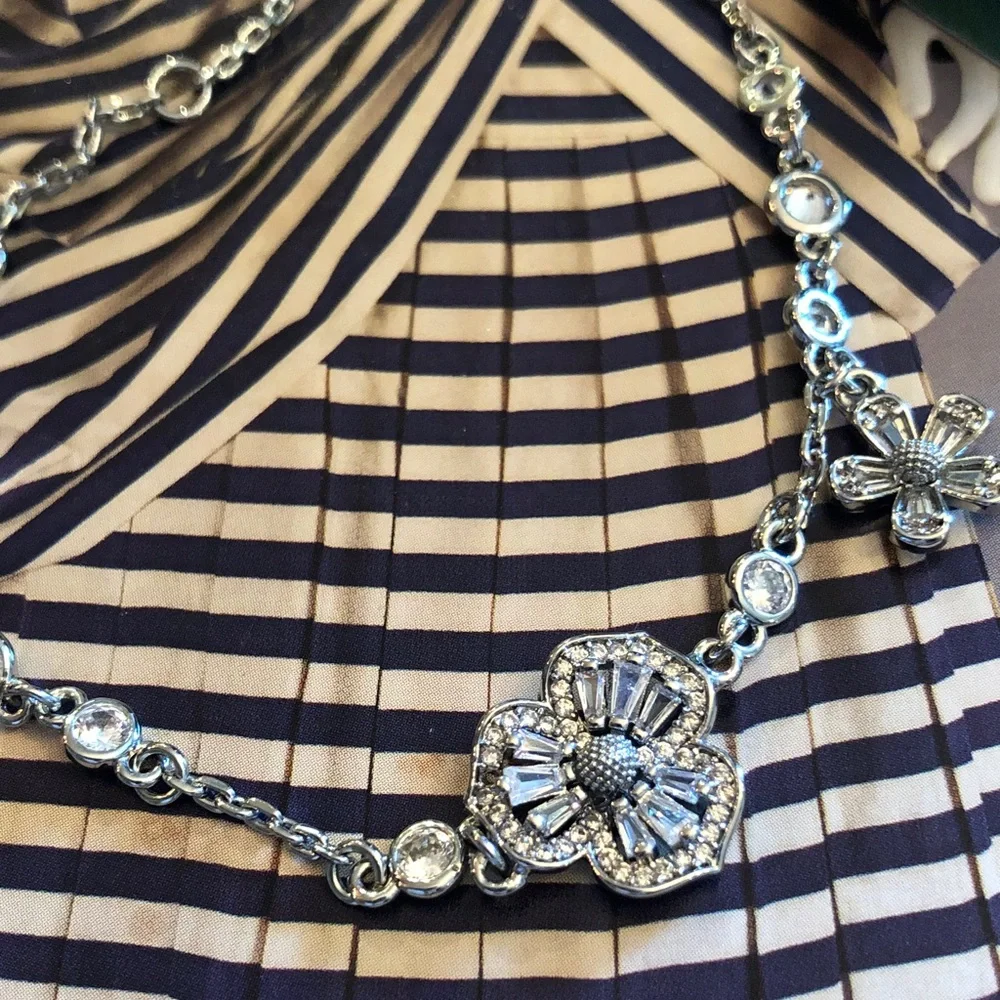 Authentic New/tag kate spade Silver Floral Crystal Bracelet with Clear Stones - Picture 5 of 8